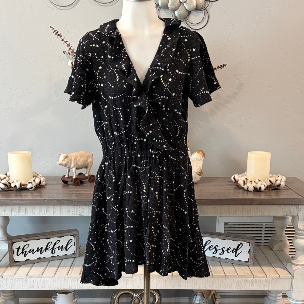 Star-Print Ruffle Romper Mini Dress - Black With Pockets